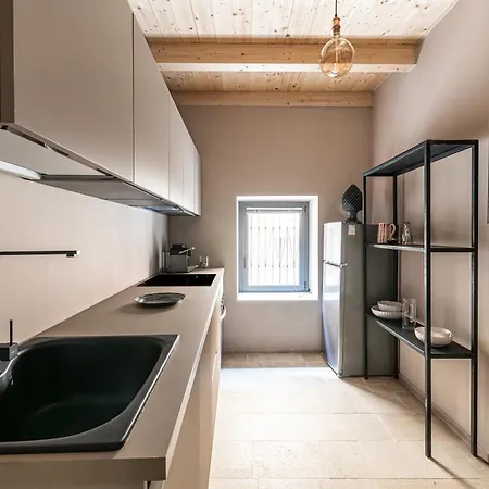 Apartment Nido Di With 2 Bedrooms, Historical Center Noto